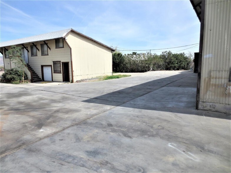More Photos Of 35633 Highway 66, Daggett Warehouse For Sale