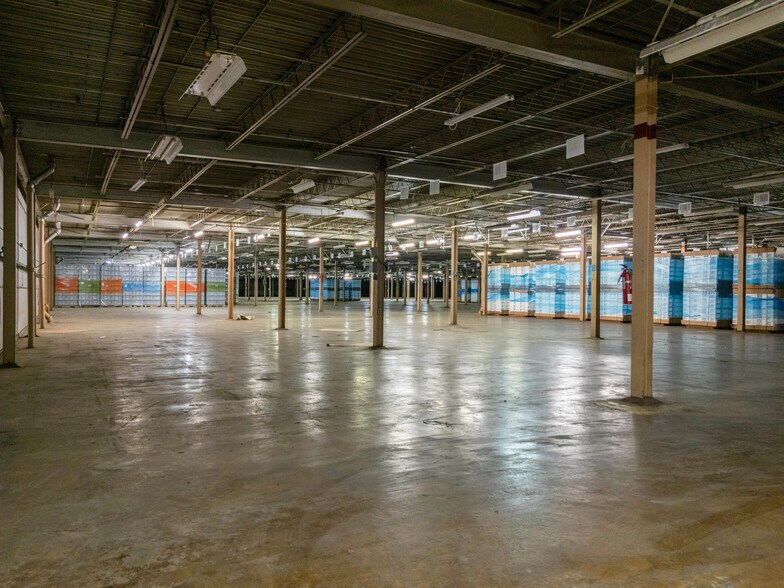 More Photos Of 501 W 10th St, Trenton Warehouse For Lease