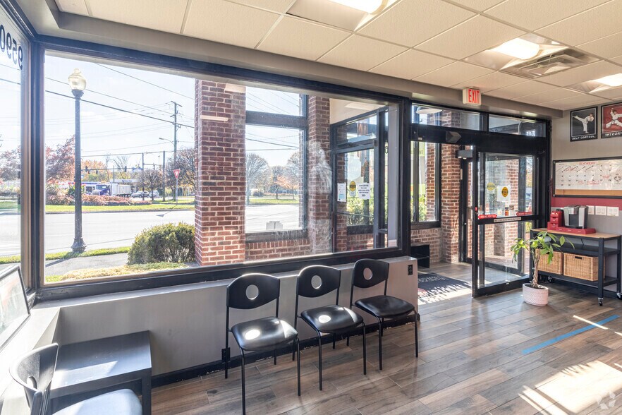 9590 Lee Hwy, Fairfax, VA 22031 Retail For Lease