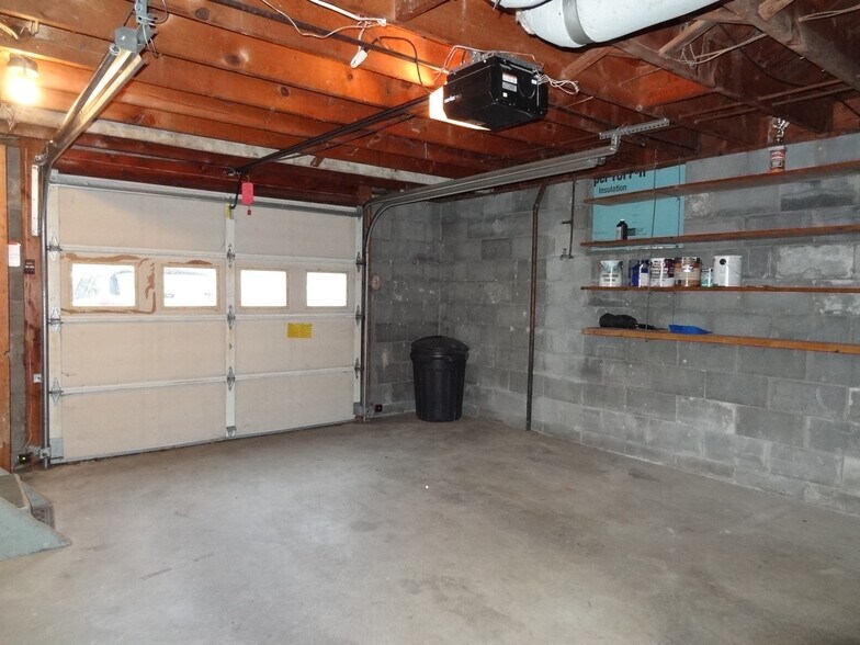 More Photos Of 93 Maple Ave, Morgantown Office For Sale