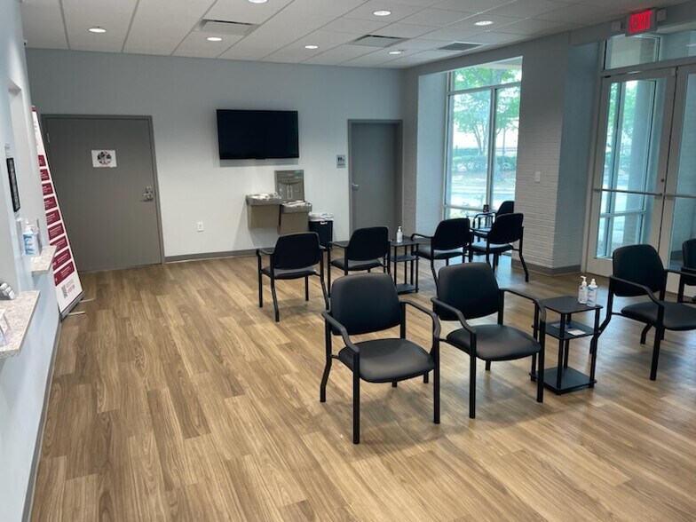 More Photos Of 4682 Airport Blvd, Mobile Medical For Sale