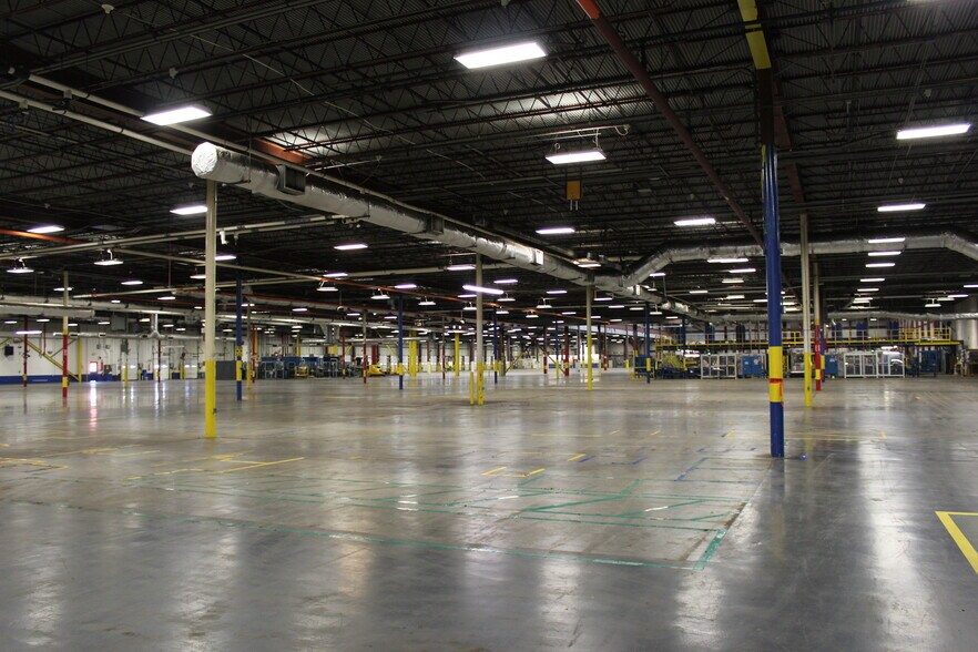 More Photos Of 208 Copper Top Ln NE, Cleveland Warehouse For Lease