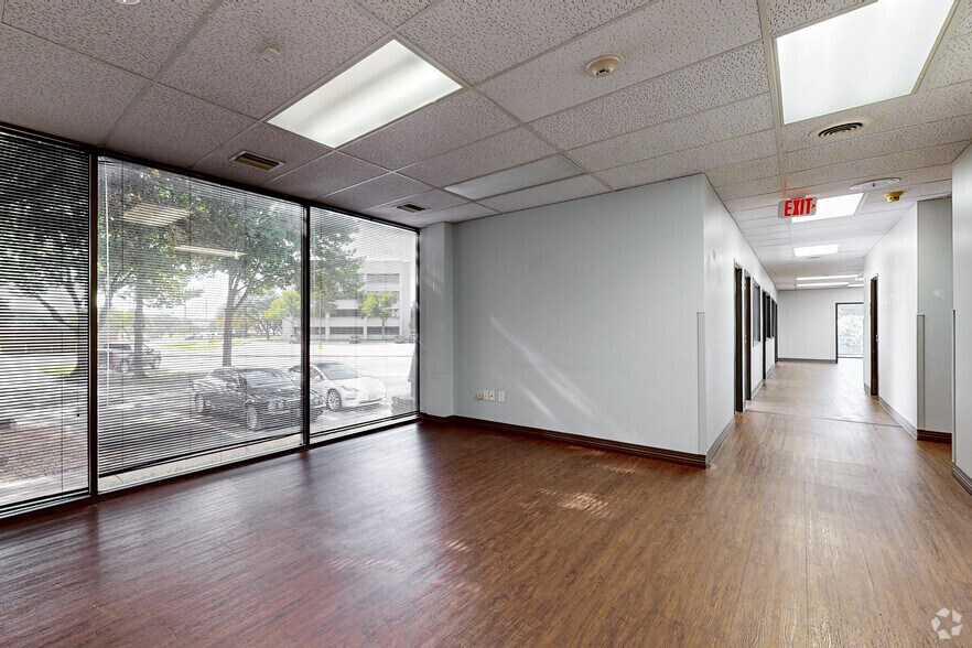 More Photos Of 2655 Villa Creek Dr, Dallas Office For Lease