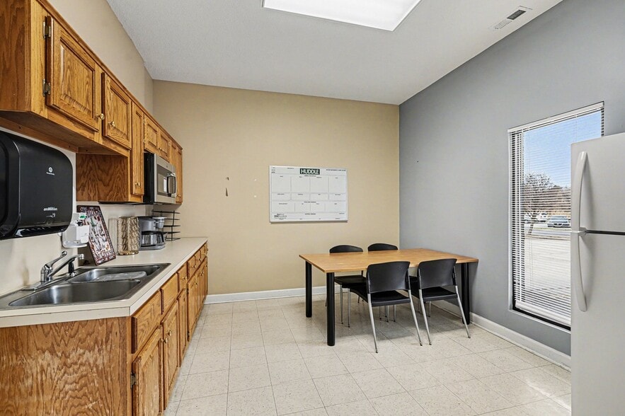 More Photos Of 208 W Salisbury St, Asheboro Medical For Lease