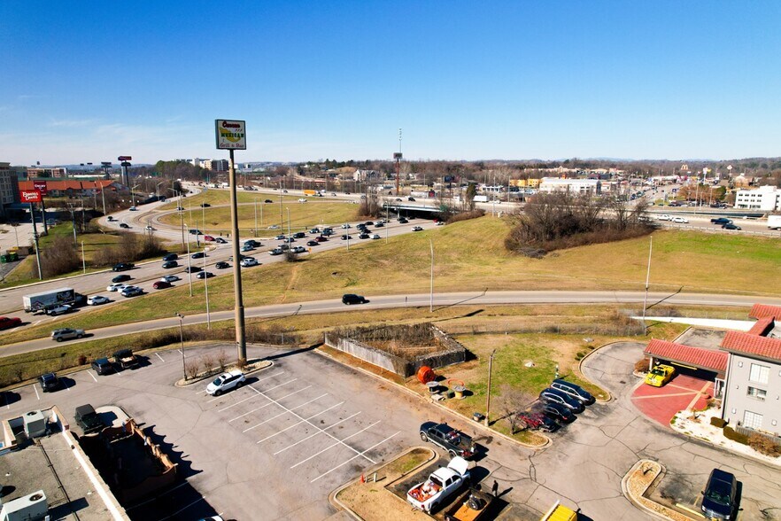 More Photos Of 252 Harry Lane Blvd, Knoxville Office For Sale