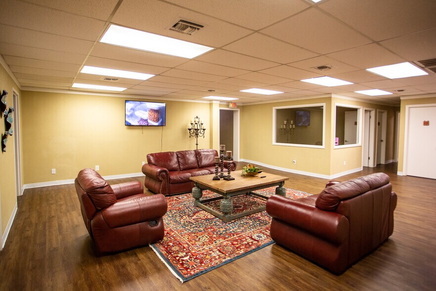 More Photos Of 2505 Washington Ave, Waco Office For Lease