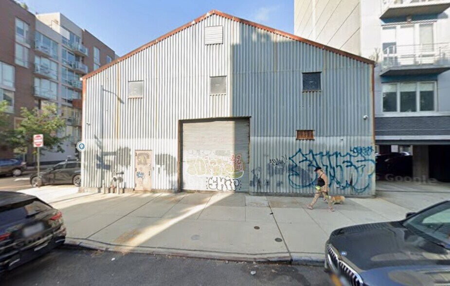 More Photos Of 405 Leonard St, Brooklyn Land For Sale