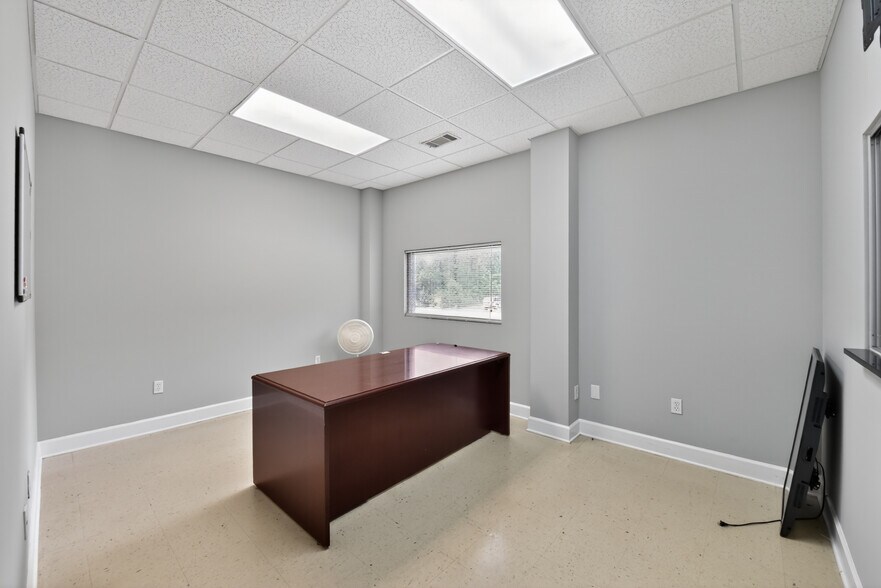 More Photos Of 6950 Hargrove Rd E, Tuscaloosa Office For Lease