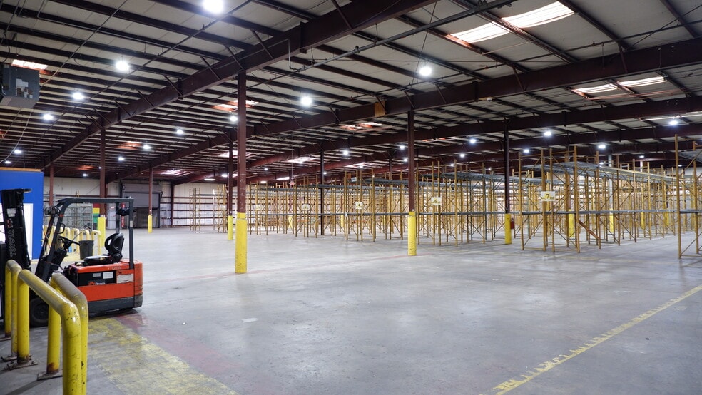 More Photos Of 1145 Hayes Industrial Dr, Marietta Distribution For Lease