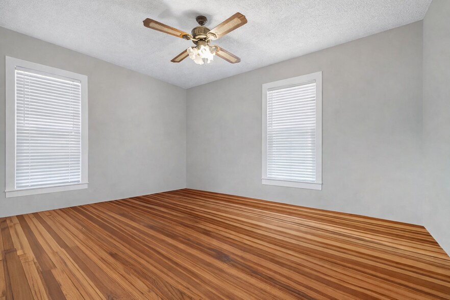 More Photos Of 104 McCullars Ln, Oxford General Retail For Sale