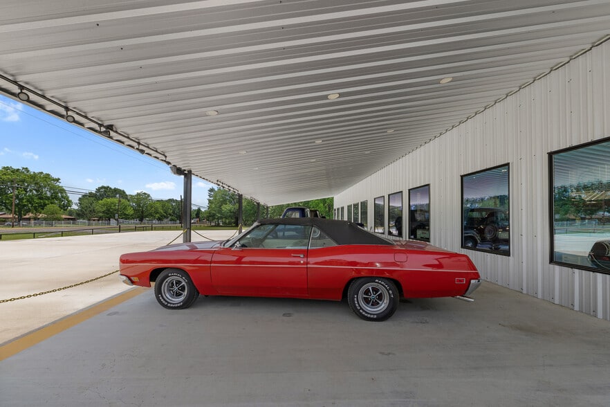 More Photos Of 1229 TX-36, Caldwell General Retail For Sale