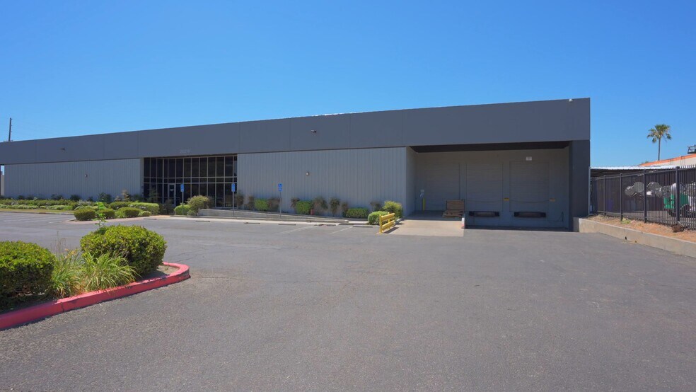Primary Photo Of 20310 Plummer St, Chatsworth Manufacturing For Lease