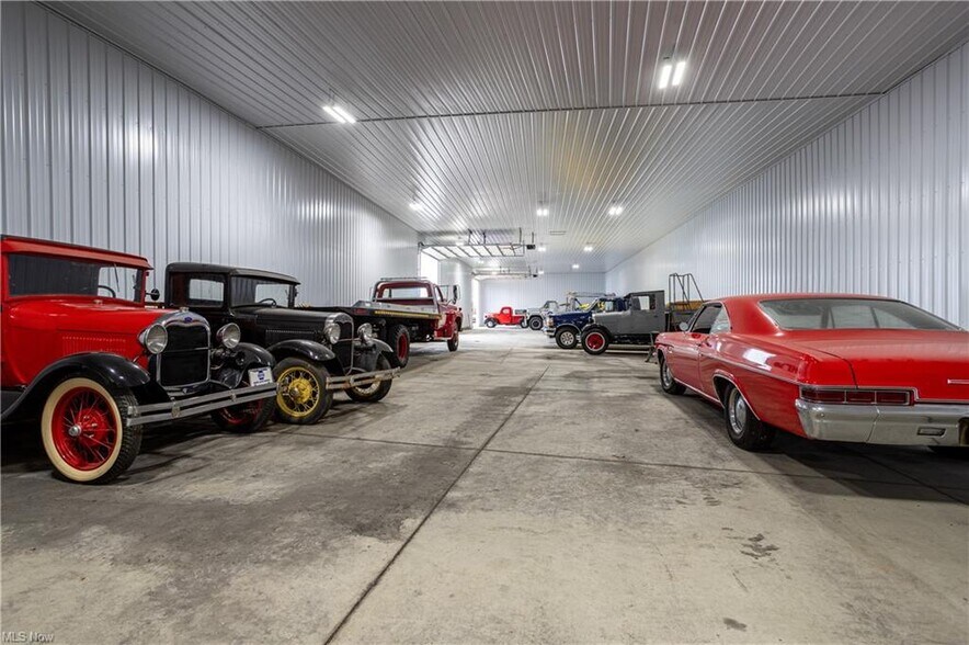 More Photos Of 15355 Old Lincoln Way, Dalton Light Manufacturing For Sale