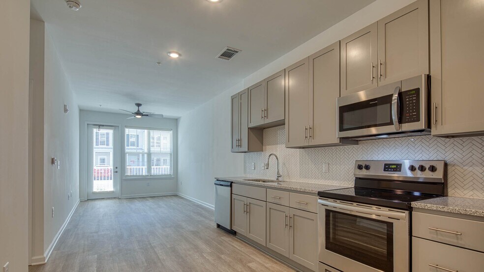 More Photos Of 5401 Commonwealth Centre Pky, Midlothian Apartments For Sale