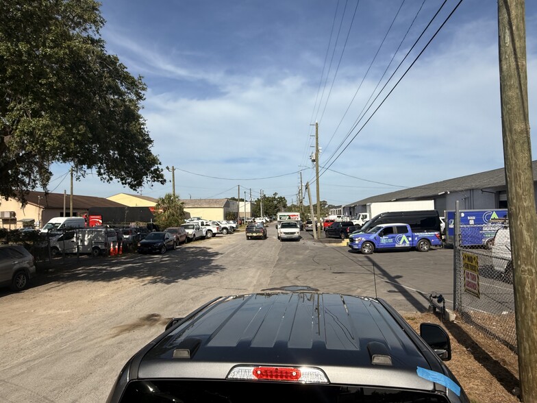 More Photos Of 6129 Siesta Ln, Port Richey Warehouse For Lease