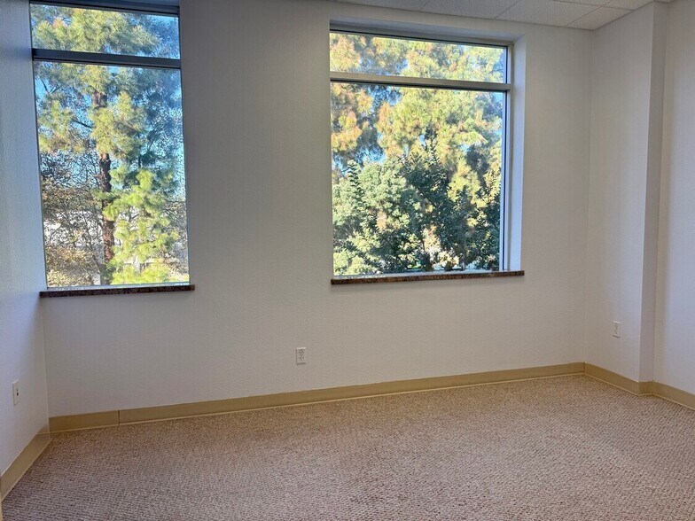 More Photos Of 2168-2196 Ringwood Ave, San Jose Light Distribution For Lease