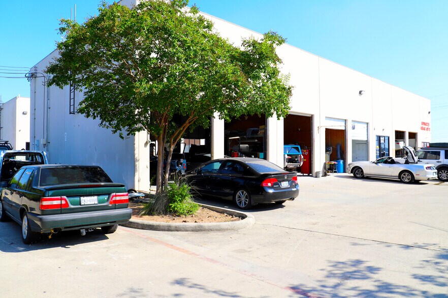 More Photos Of 12066-3 Starcrest Dr, San Antonio Unknown For Lease