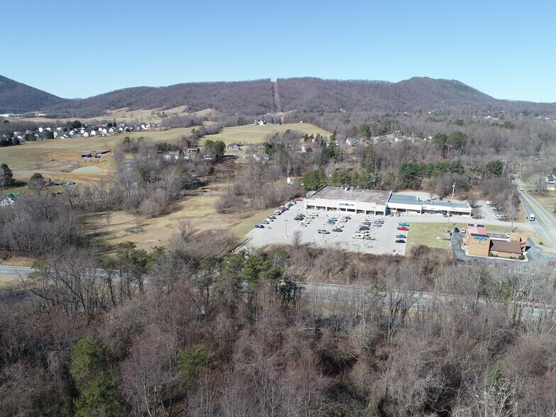 More Photos Of 1651 Blue Ridge Blvd, Troutville Unknown For Lease