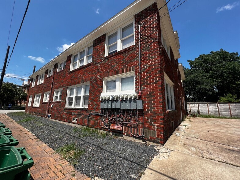 More Photos Of 2021 Kane St, Houston Apartments For Sale