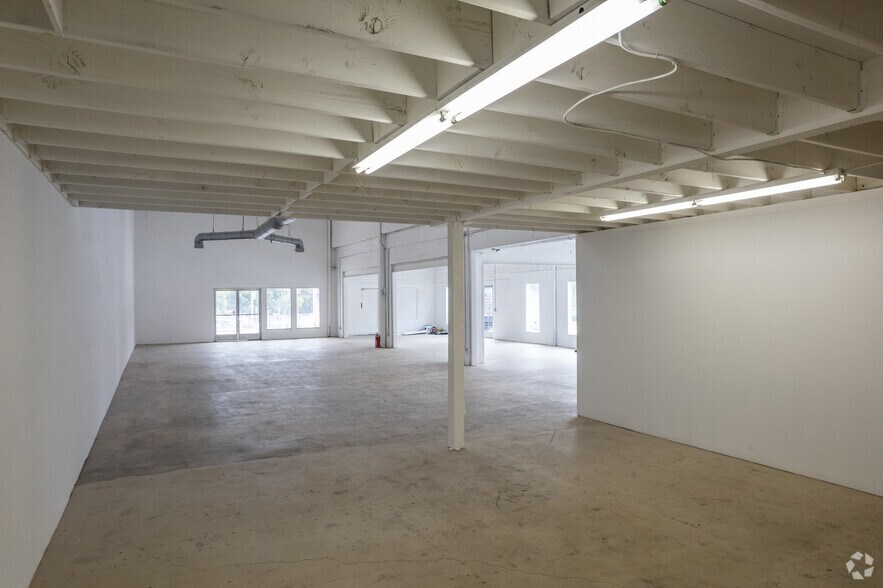More Photos Of 8555 Santa Monica Blvd, West Hollywood Storefront Retail Office For Lease