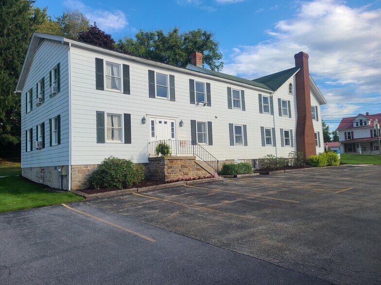 More Photos Of 555 E Main St, Somerset Flex For Sale