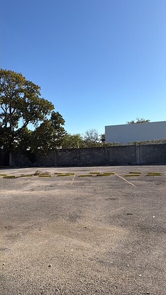 More Photos Of 1636 NE 12th Ter, Fort Lauderdale Manufacturing For Lease