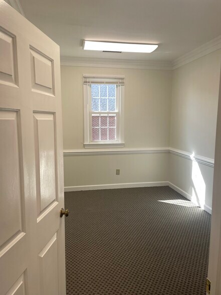 More Photos Of 1344-1346 Ashley Sq, Winston-Salem Office Residential For Lease