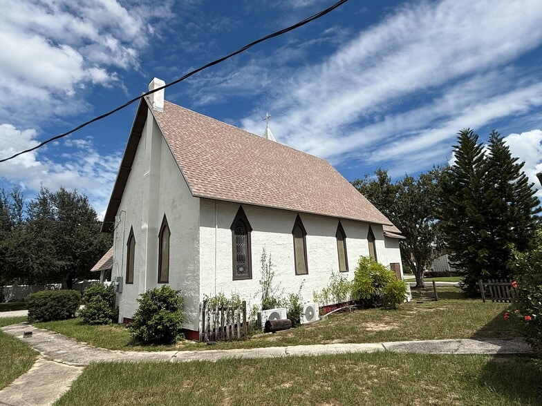 More Photos Of 18-20 E Pleasant St, Avon Park Religious Facility For Sale