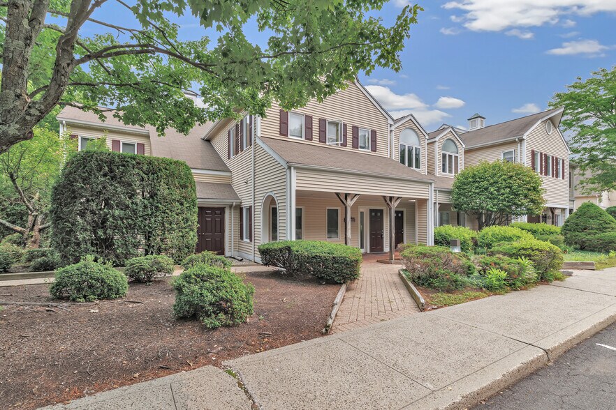 More Photos Of 324 Elm St, Monroe Medical For Sale