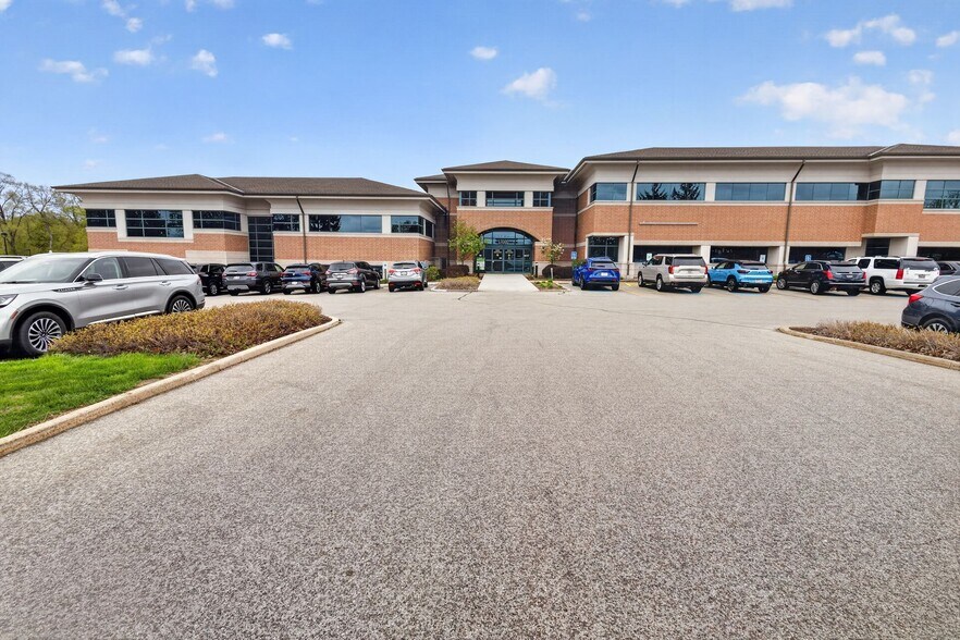 More Photos Of 17000 W North Ave, Brookfield Medical For Lease