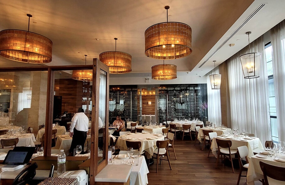 More Photos Of 1043 Northern Blvd, Roslyn Restaurant For Sale