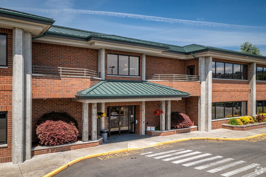 More Photos Of 5814 Graham Ave, Sumner Office For Lease