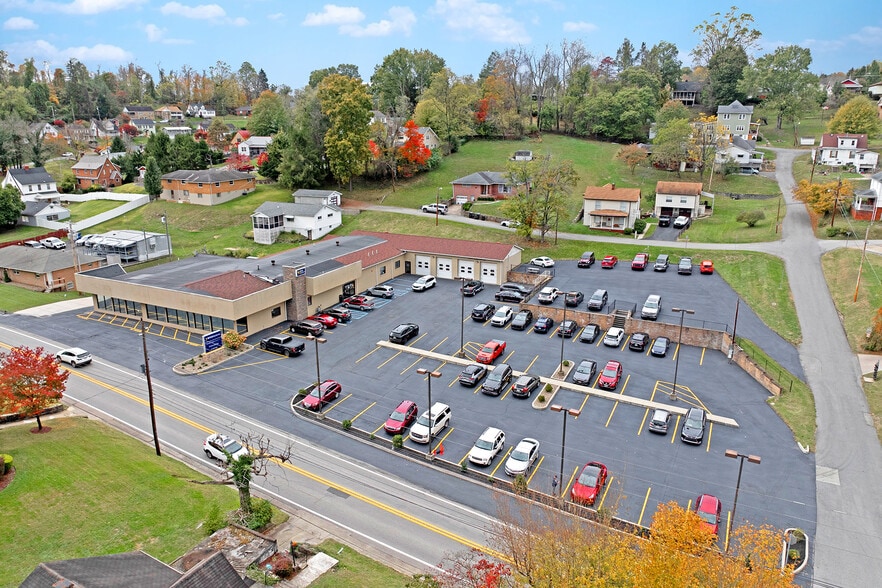 More Photos Of 1377 Locust Ave, Fairmont Medical For Sale