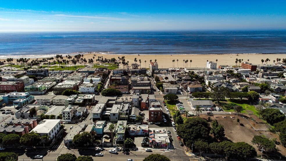 More Photos Of 120 Westminster Ave, Venice Apartments For Sale