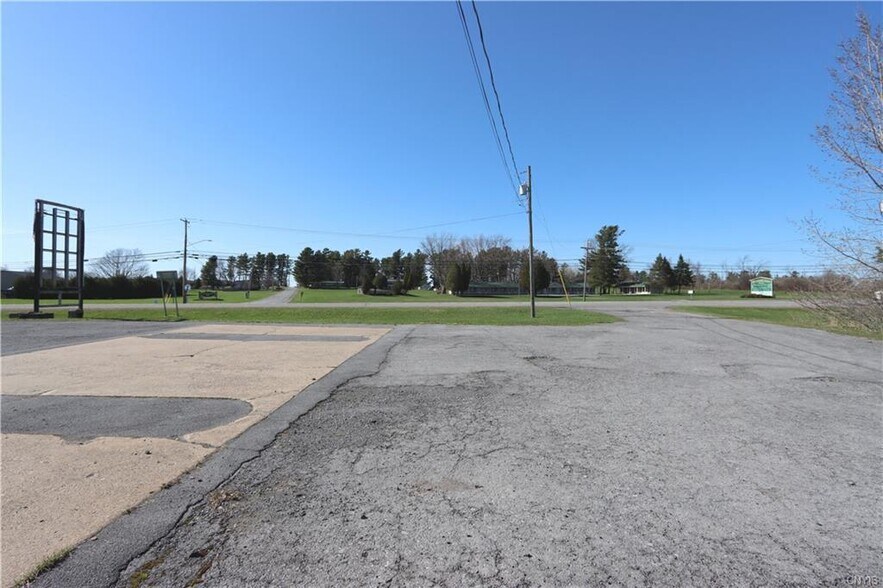 More Photos Of 43748/43752 NY-12 Rt, Alexandria Bay Freestanding For Sale