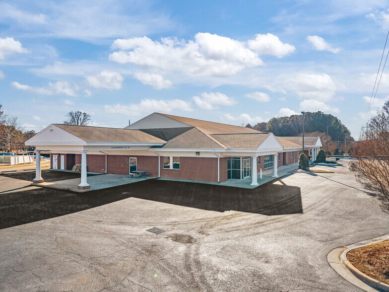 More Photos Of 511 Paladin Dr, Greenville Medical For Sale