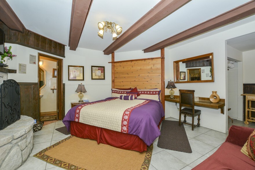 More Photos Of 27992 Rainbow Dr, Lake Arrowhead Hospitality For Sale