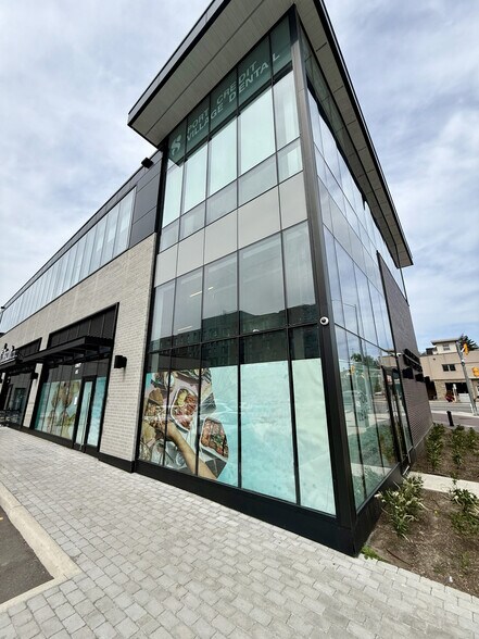 More Photos Of 175 Lakeshore Rd W, Mississauga Unknown For Lease