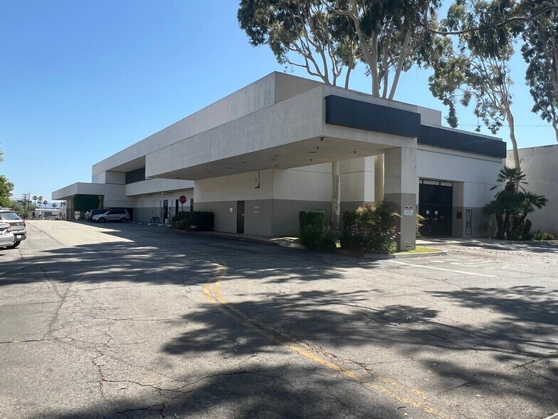 Primary Photo Of 3220 Winona Ave, Burbank Research And Development For Lease
