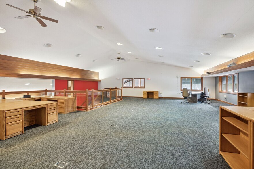 More Photos Of 454 County Rd V V, Somerset Manufacturing For Sale