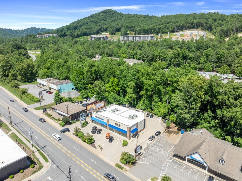 More Photos Of 148 Tunnel Rd, Asheville Storefront For Sale