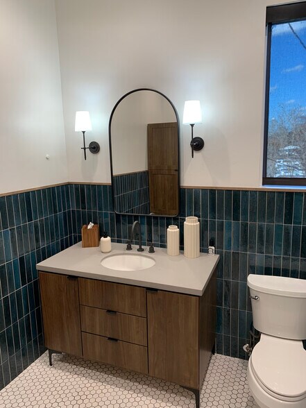 More Photos Of 3642 University Blvd, Houston Unknown For Lease