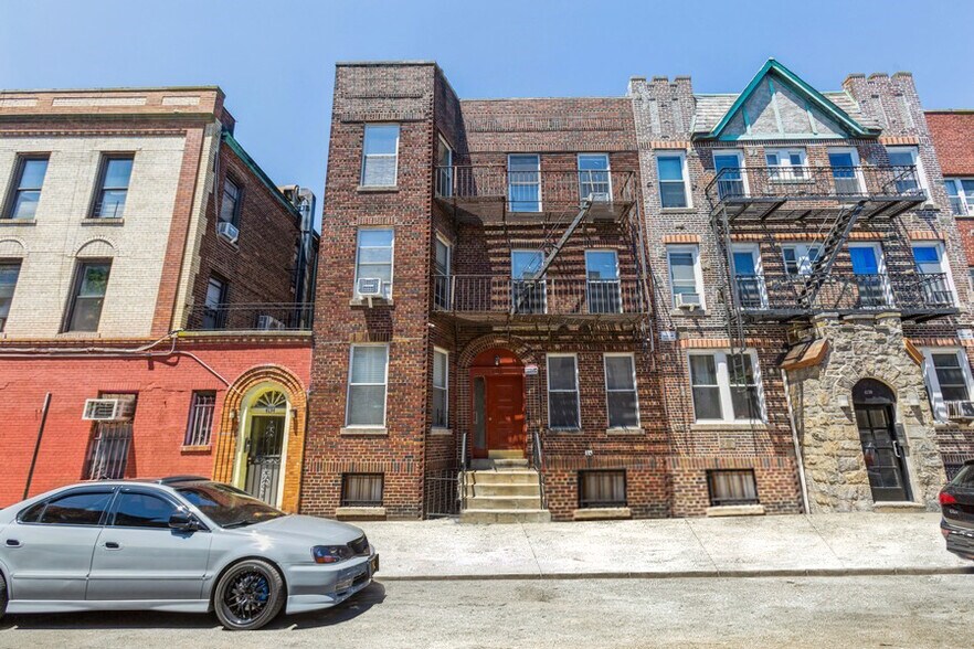 Primary Photo Of 4132 53rd St, Woodside Apartments For Sale