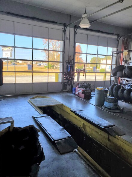More Photos Of 24173 US Highway 80 E, Statesboro Auto Repair For Sale