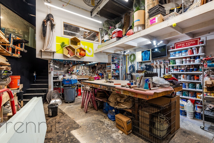 More Photos Of 5606 Cooper Ave, Glendale Warehouse For Lease