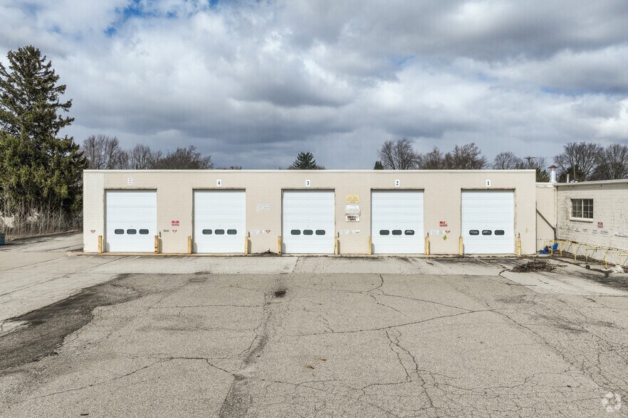 More Photos Of 626 Depot St, Blissfield Warehouse For Lease