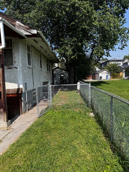 More Photos Of 432 14 NW ave, Calgary Land For Sale