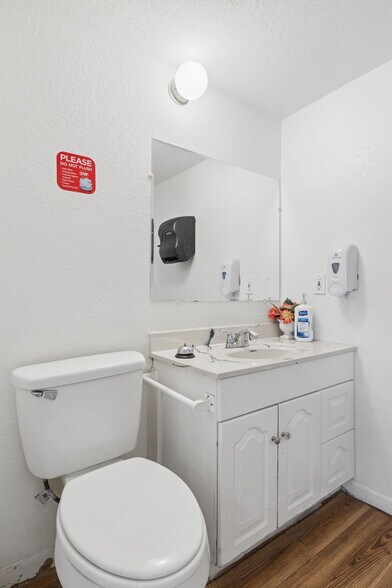 More Photos Of 1707 E Citation Ln, Tempe Assisted Living For Sale