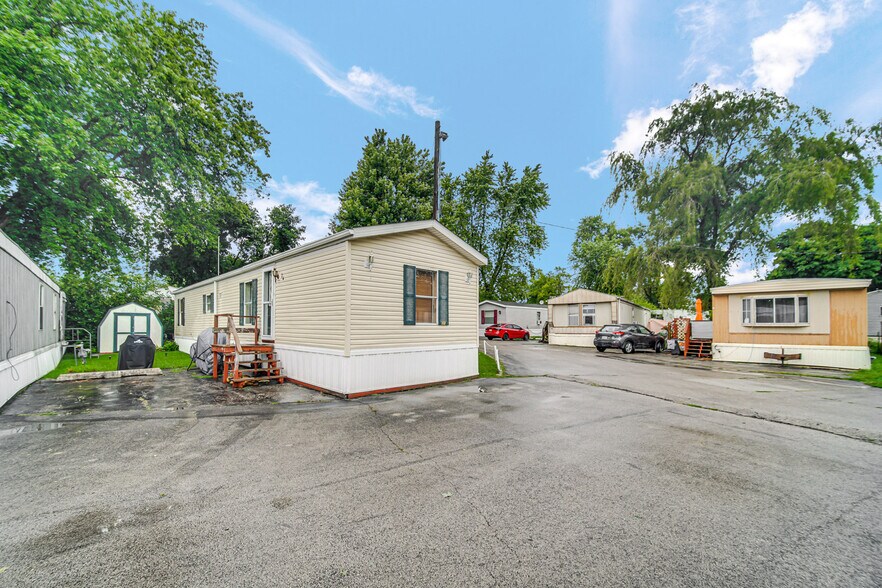 More Photos Of 10557 N State Route 50, Manteno Trailer Camper Park For Sale