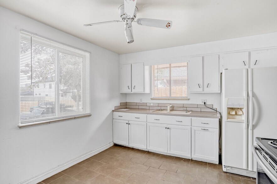More Photos Of 1231 Akron St, Aurora Multifamily For Sale